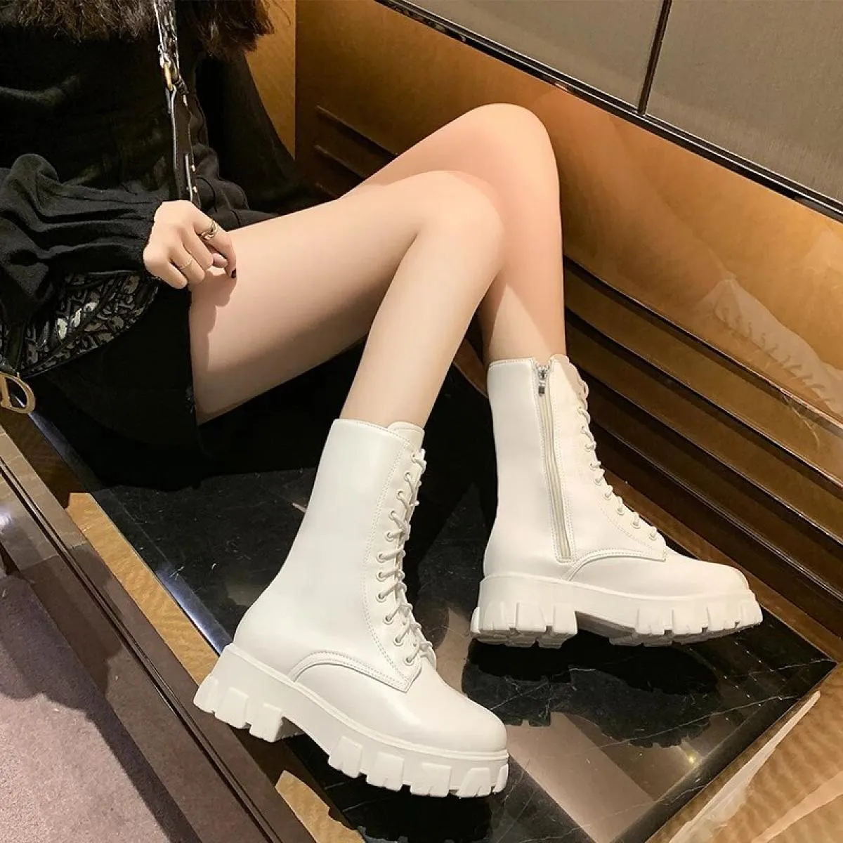 2024 nuove donne di vendita calde stivali inverno caldo moda lace up cerniera tacco alto classico scarpe da donna di colore soli