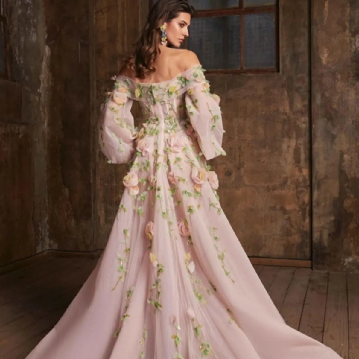 Abiti da sera floreali rosa ricamati romantici con spalle scoperte maniche a sbuffo fiori 3d abito formale abito da sposa