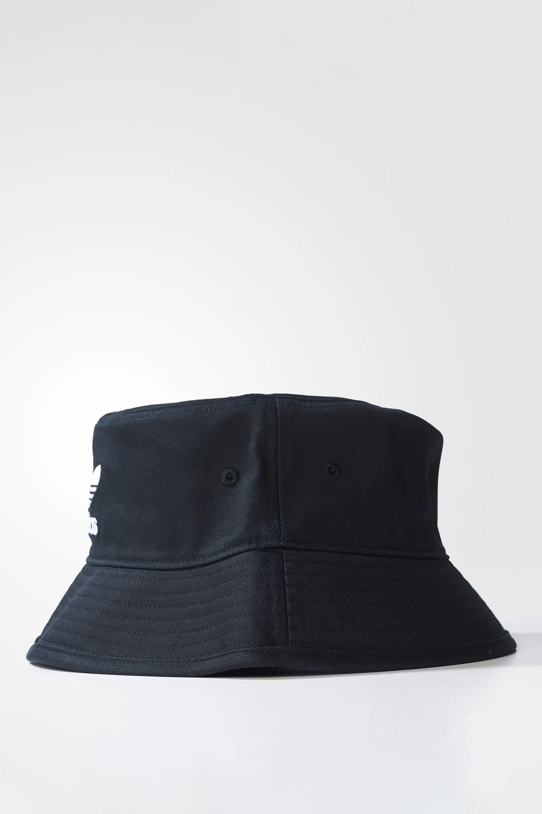 adidas Originals - Cappello da pescatore con trifoglio