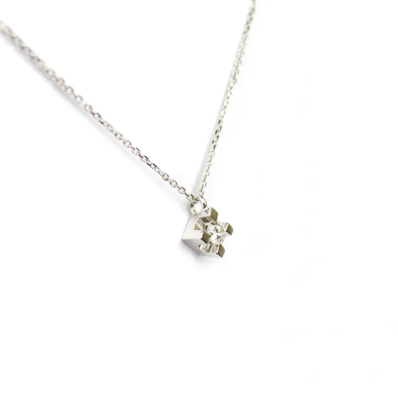 Collana punto luce in oro bianco con diamante ct 0,10