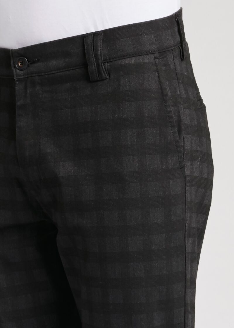 Pantaloni chino con motivo check