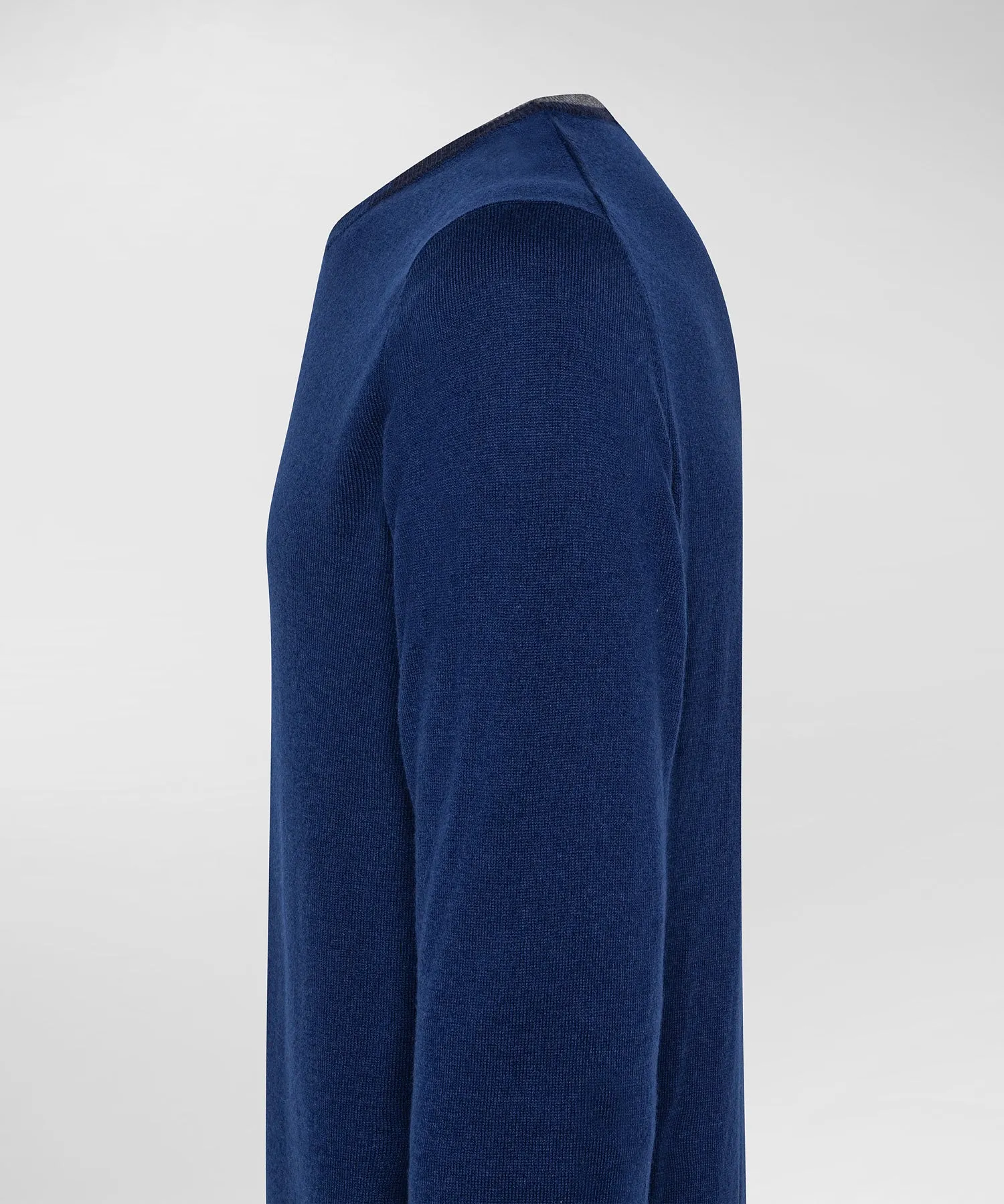 Slim sweater in wool blend / Blue